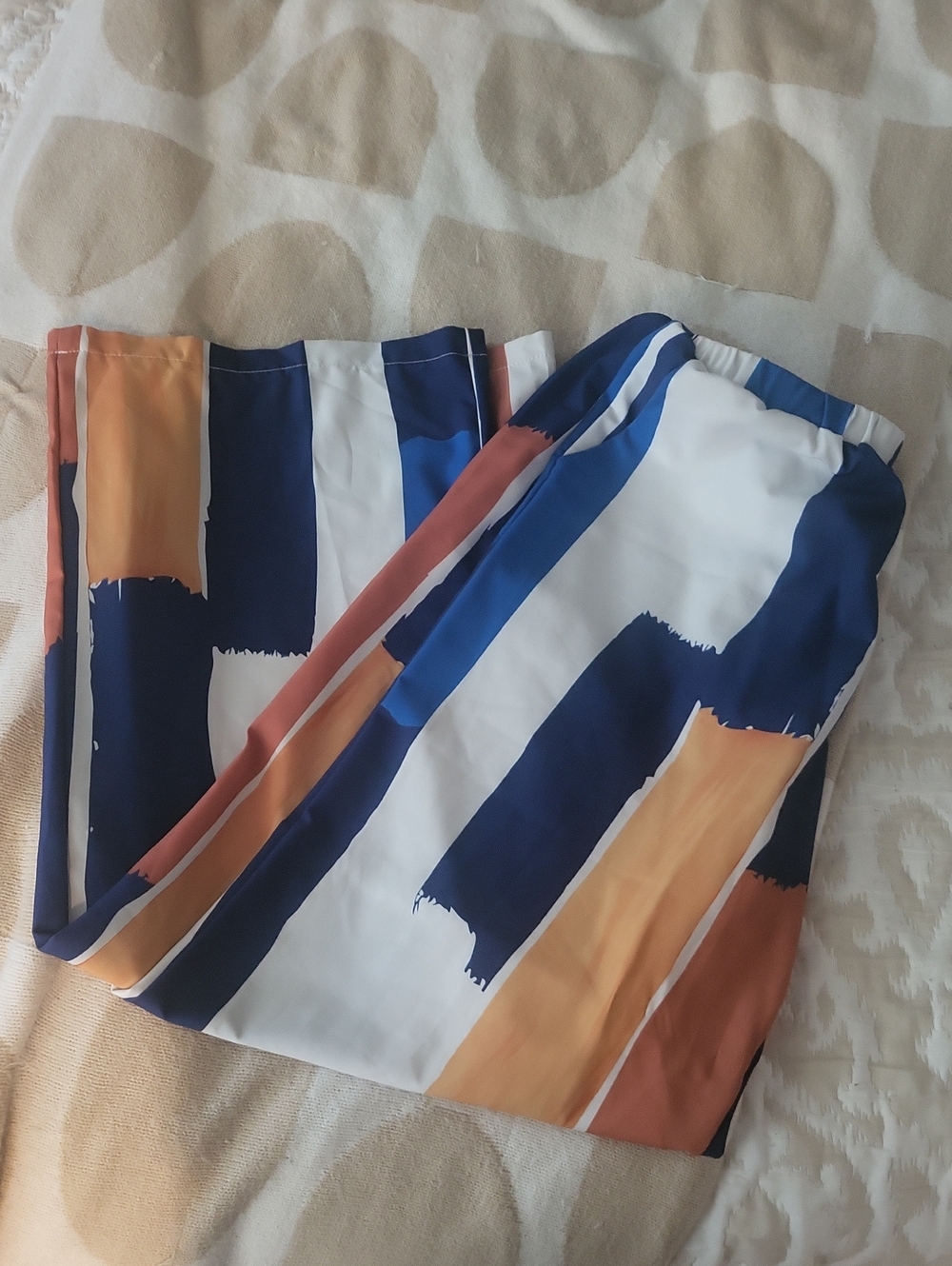 Pretty Two-Piece Pant & Top Set Solid Batwing Top & Patterned Flowy Bottom - Picture 3 of 5